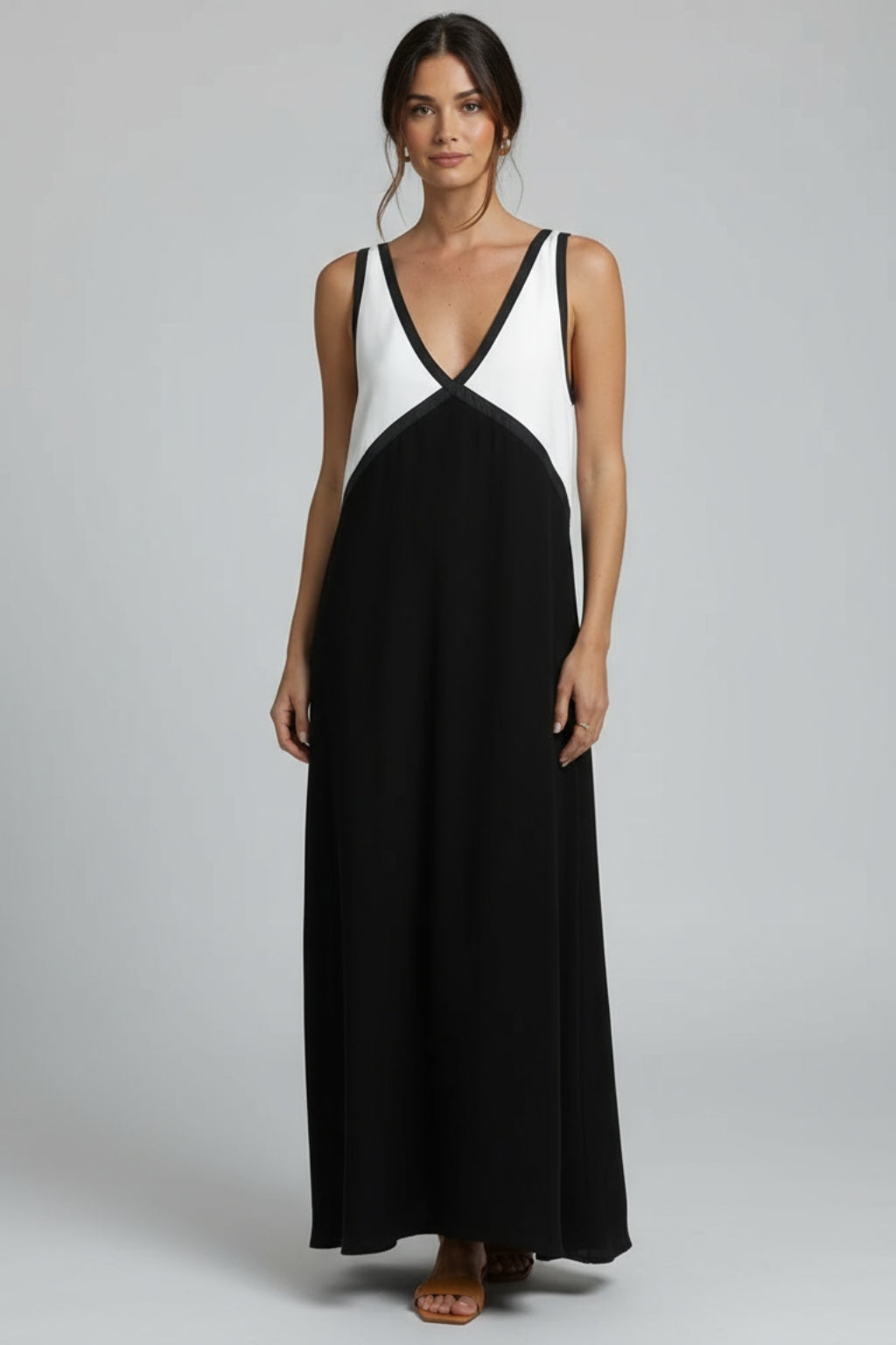 Flowing Womens Maxi Dress With Clean V-Neck & Colour-Block